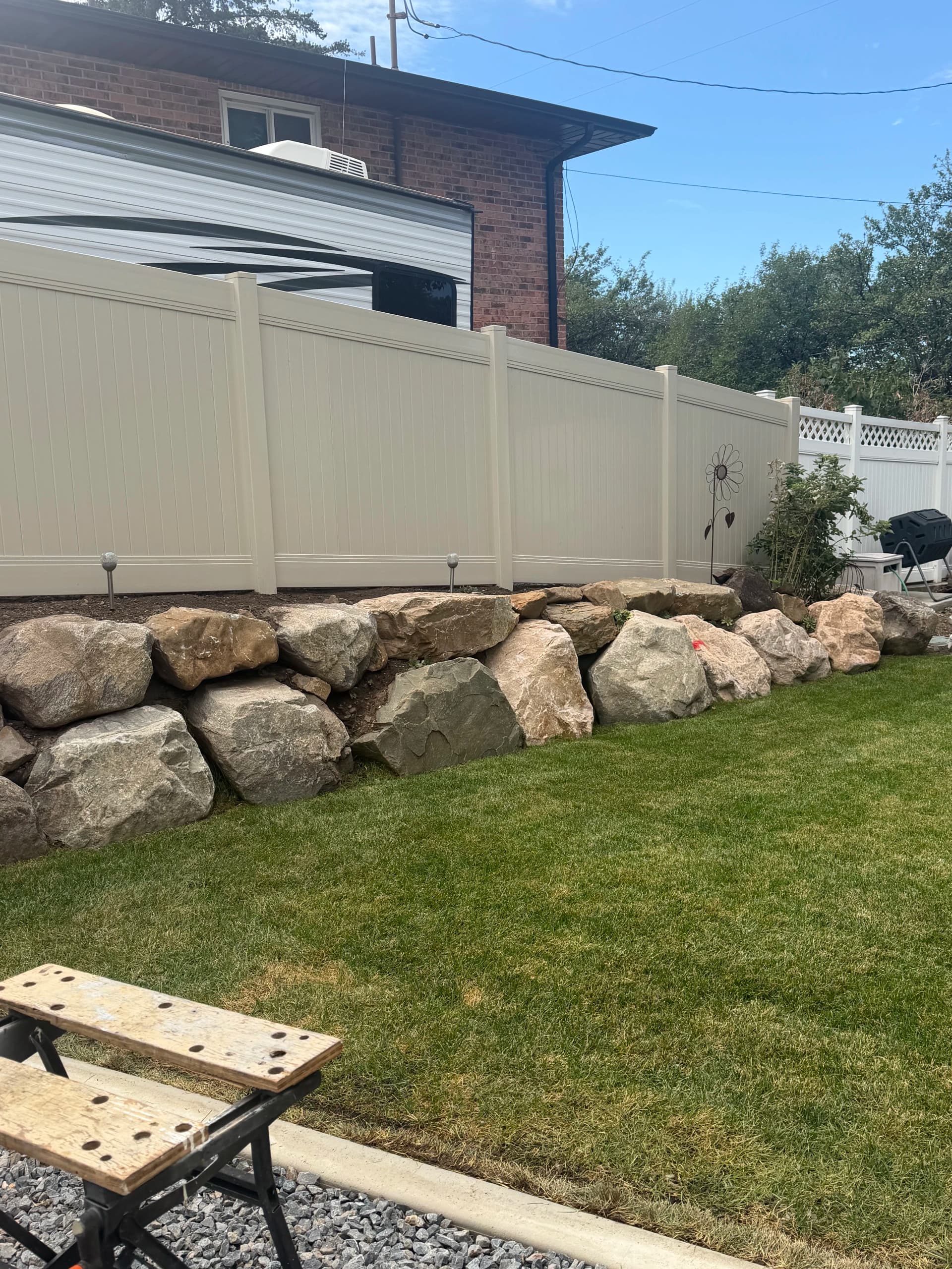 Gallery photos for Sloped Yard Turned Into a Solid Parking Setup: Image #4