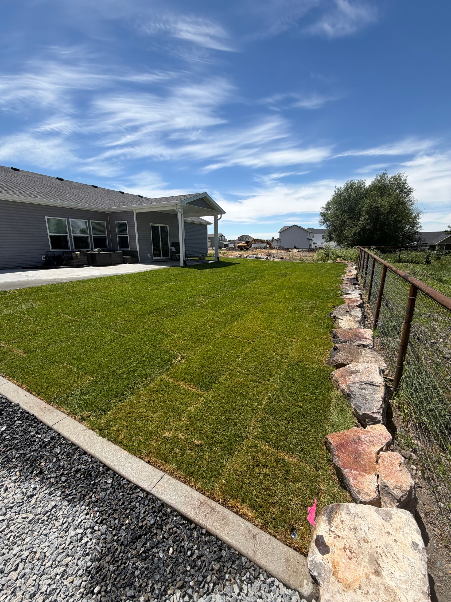 Gallery photos for Two Neighboring Yards Built from Bare Dirt Up: Image #3