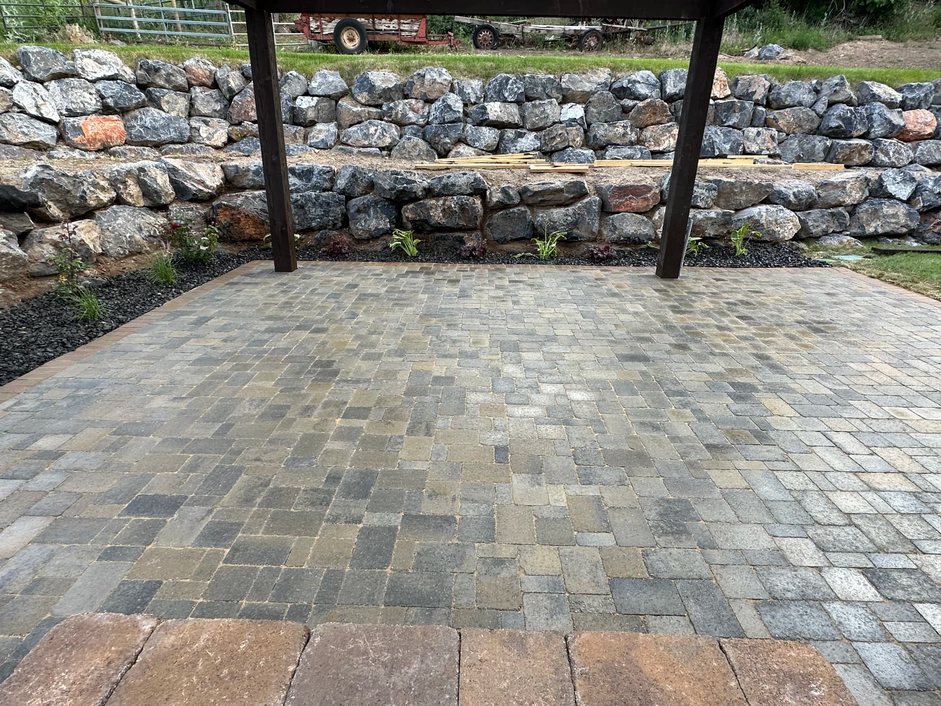 Gallery photos for Flagstone vs. Pavers - Here's How We Help You Choose: Image #7