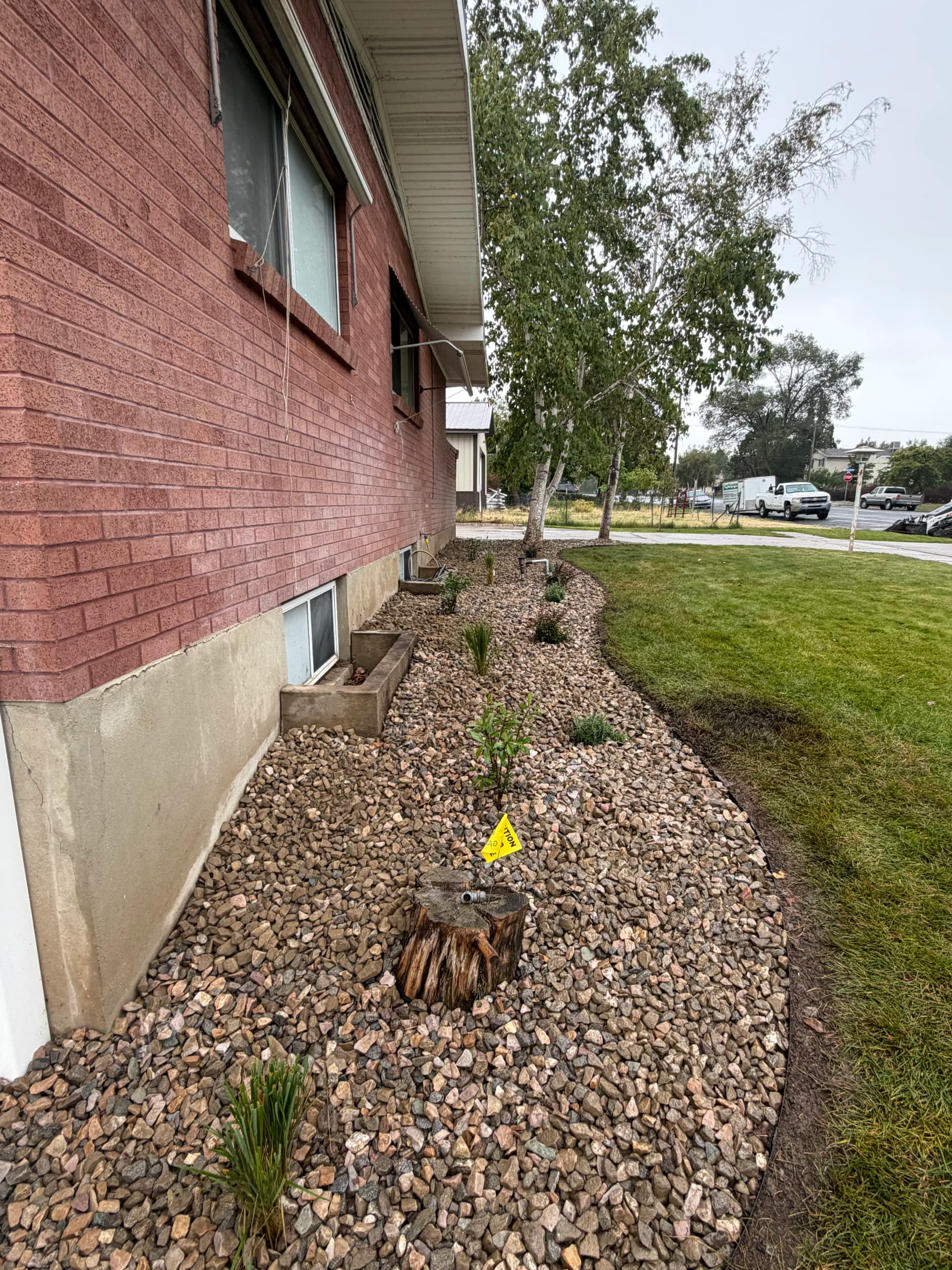 Gallery photos for Flower Bed Redos That Make Your Home Look Sharp Again: Image #6